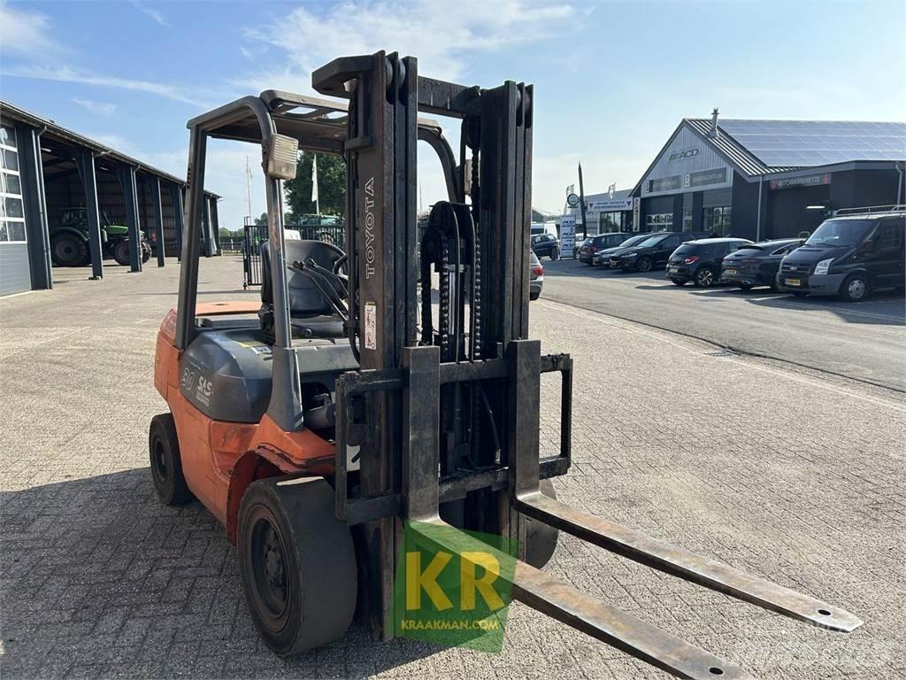Toyota 02-7FDJF35 Tarimsal teleskopik yükleyiciler
