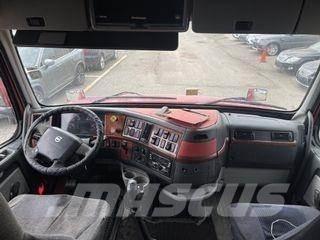 Volvo VNL64T730 Çekiciler