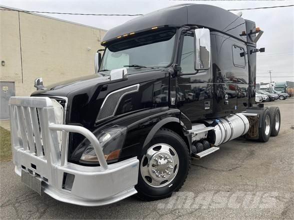 Volvo VNL64T730 Çekiciler
