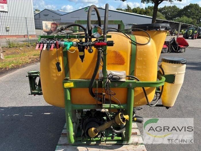 Amazone US 804 T Çekilir pülverizatörler