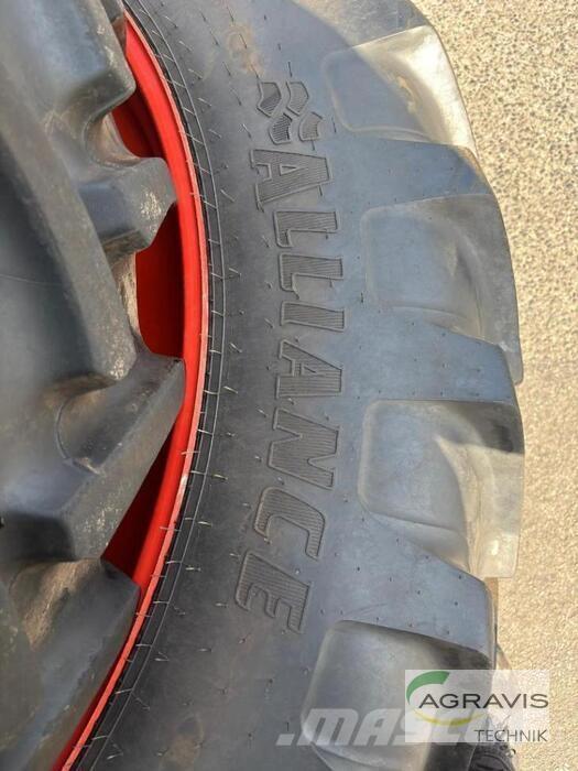 CLAAS ARION 610 CIS Traktörler