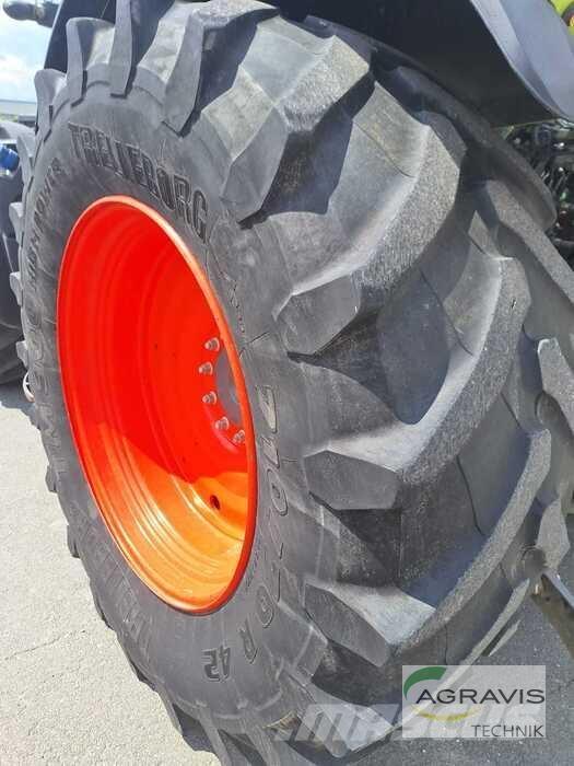 CLAAS AXION 870 Traktörler