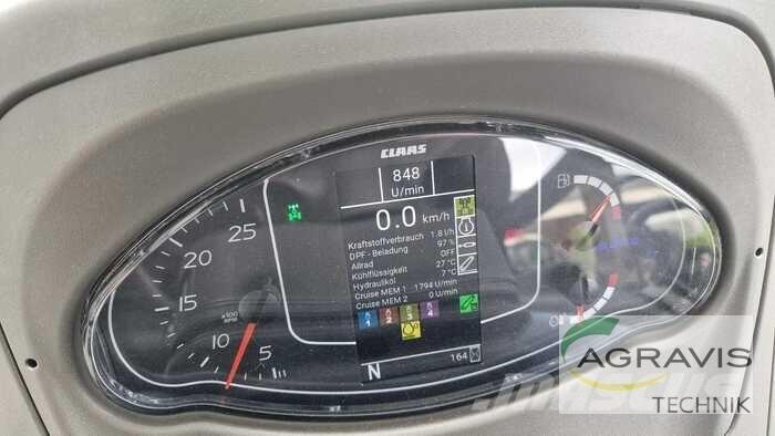 CLAAS NEXOS 240 L Traktörler