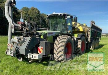 CLAAS XERION 3800 TRAC Gübre dagitma tankerleri
