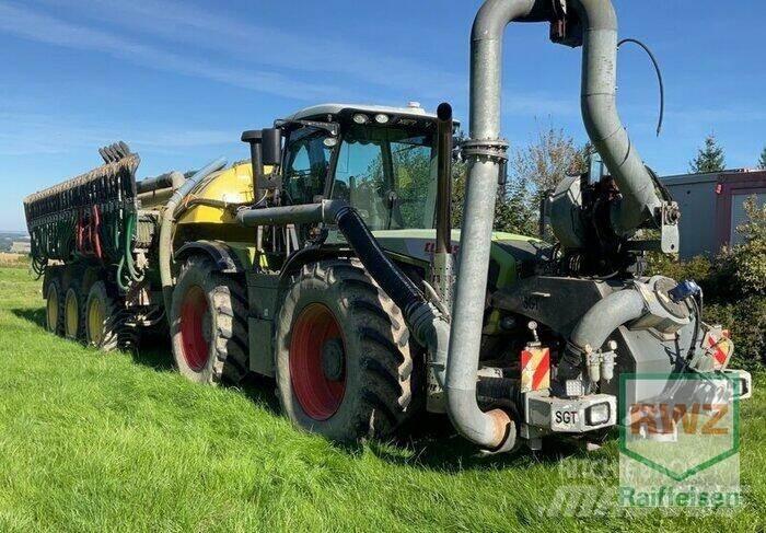 CLAAS XERION 3800 TRAC Gübre dagitma tankerleri