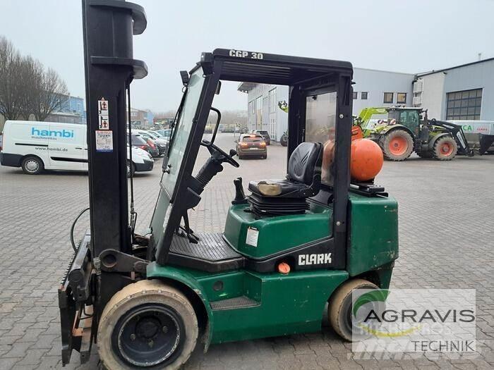 Clark CGP30 Diger