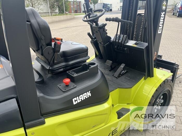 Clark L35XE Diger