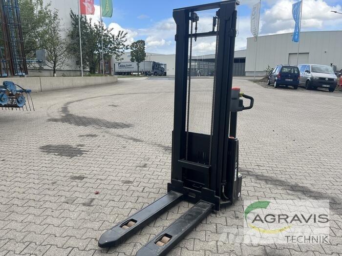 Clark WS12 Diger