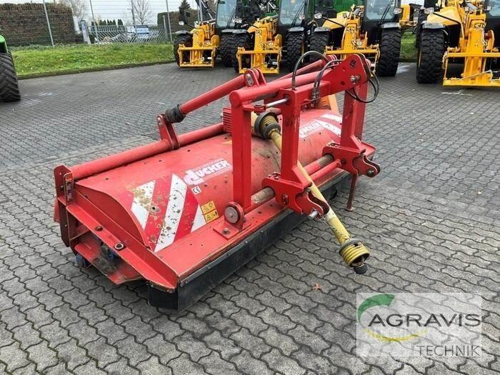 Dücker UM 27 Hasat makineleri