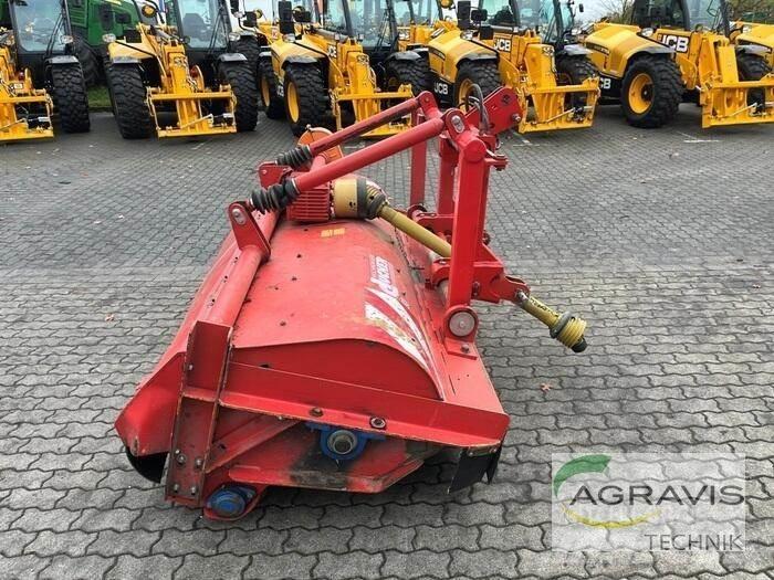 Dücker UM 27 Hasat makineleri