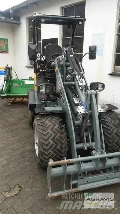GiANT G2200E-3 Tekerlekli yükleyiciler