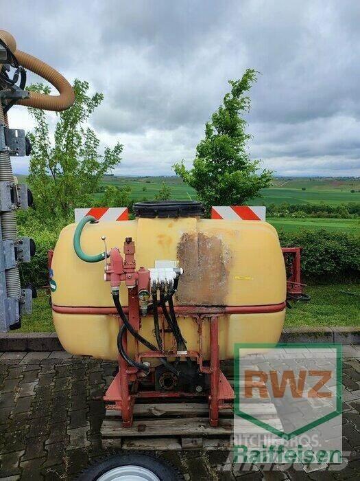Holder 600Liter Çekilir pülverizatörler