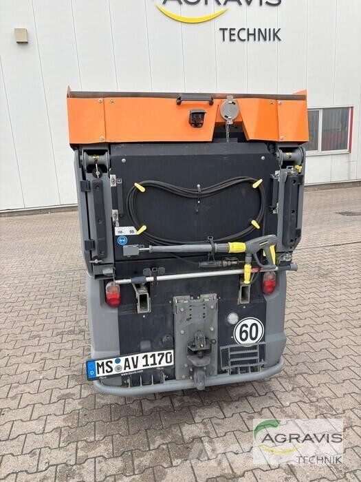 Kärcher MC250 Cadde süpürücüler