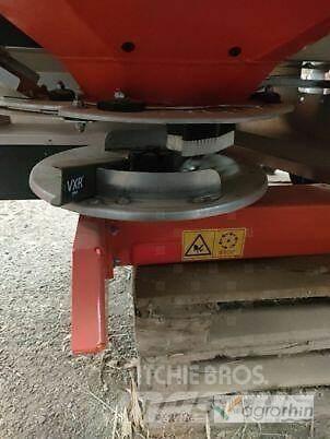 Kuhn Axis 20.2 M-EMC-W Mineral gübre dagiticilar