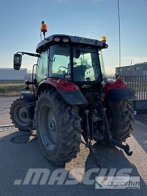 Massey Ferguson 5713S Traktörler