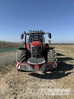 Massey Ferguson 7S210 Traktörler