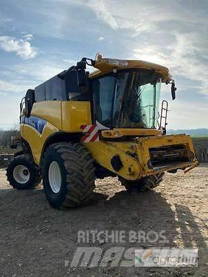 New Holland CX 8090 Biçerdöverler