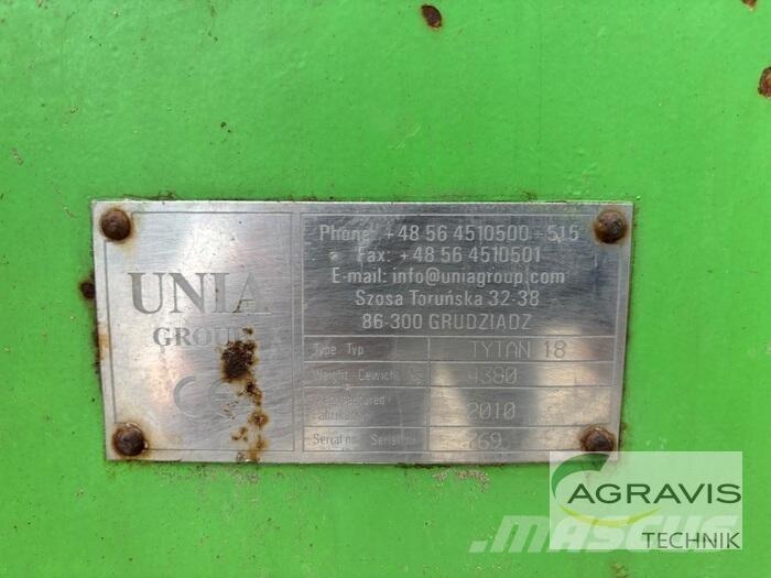 Unia TYTAN 18 Mineral gübre dagiticilar