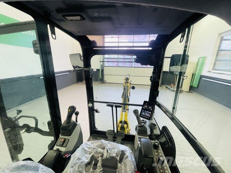 CAT 302CR-05A Lastik tekerli ekskavatörler