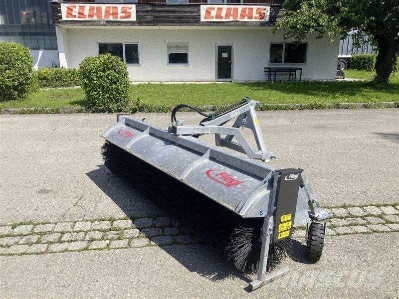 Fliegl TYP 700 Cadde süpürücüler