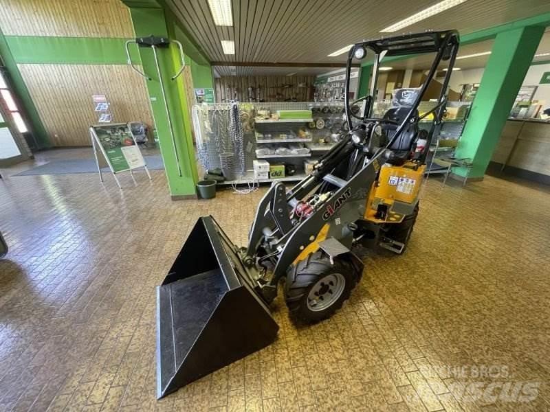 GiANT G1200 Skid steer loderler