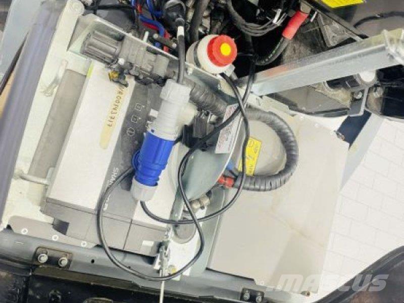 GiANT G2200E Skid steer loderler