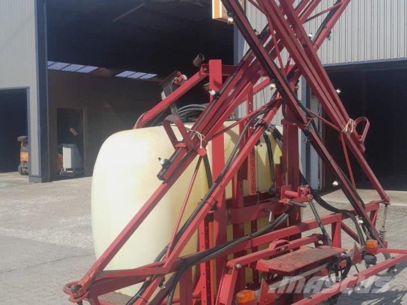 Hardi NK 800 Gübre dagitma tankerleri