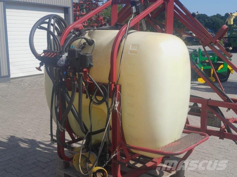 Hardi NK 800 Gübre dagitma tankerleri