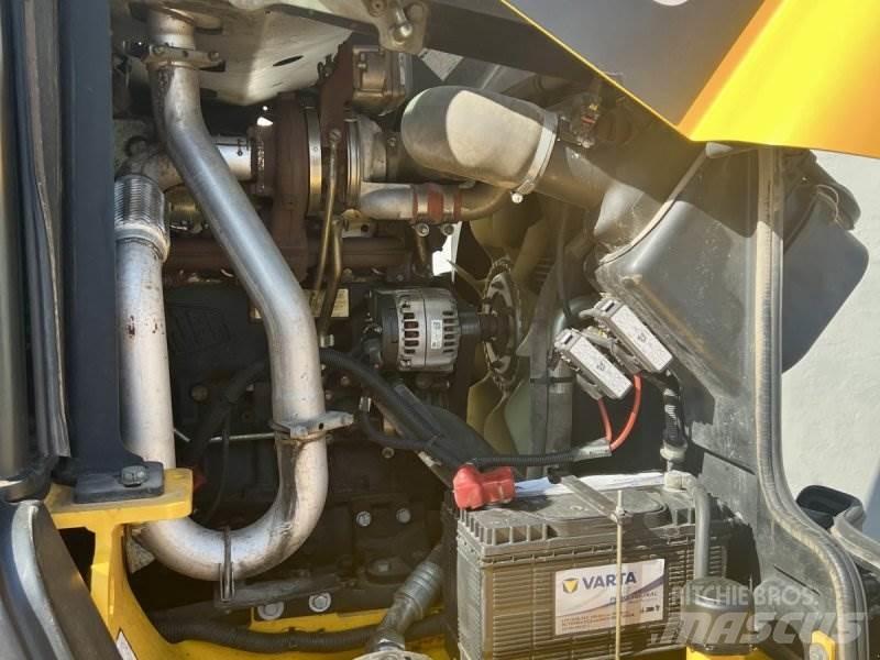 JCB TM 320 S Tekerlekli yükleyiciler
