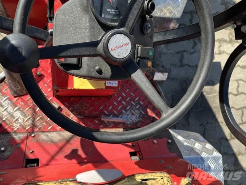 Schäffer 2028 Ön yükleyici ve kazicilar