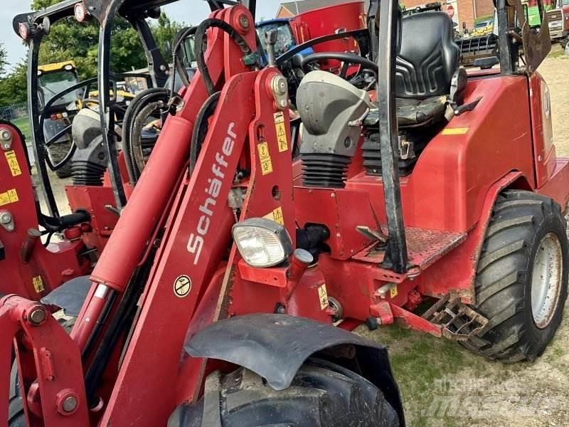 Schäffer 3550 Ön yükleyici ve kazicilar