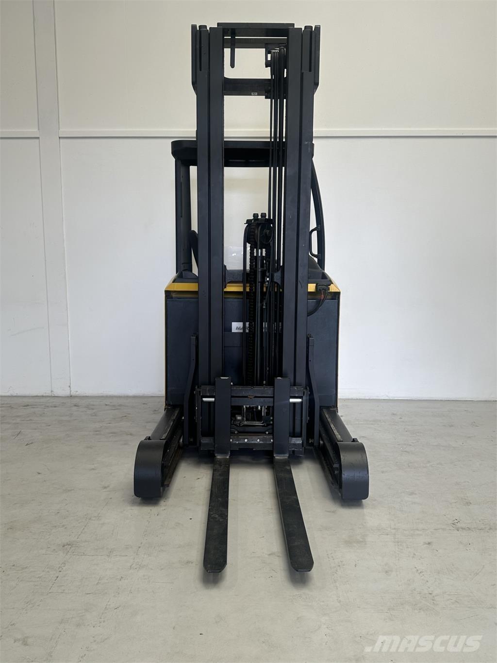 Yale MR14 Reach truck - depo içi istif araçları