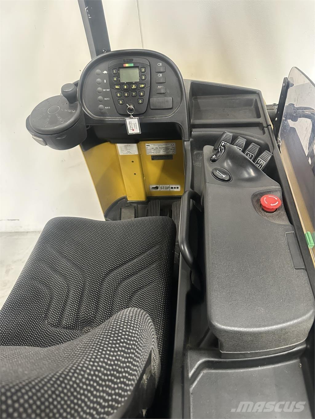 Yale MR14 Reach truck - depo içi istif araçları