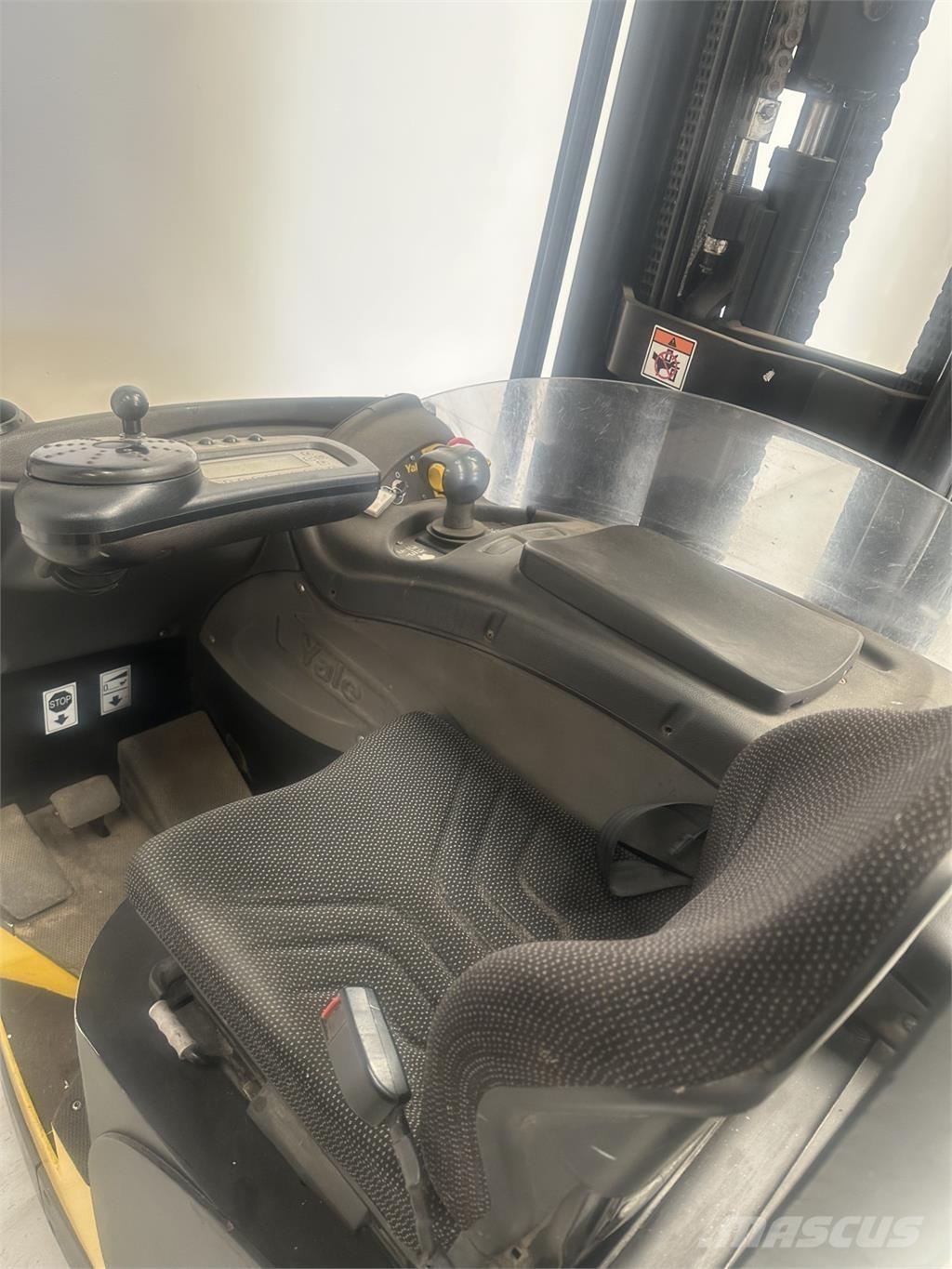 Yale MR16H Reach truck - depo içi istif araçları