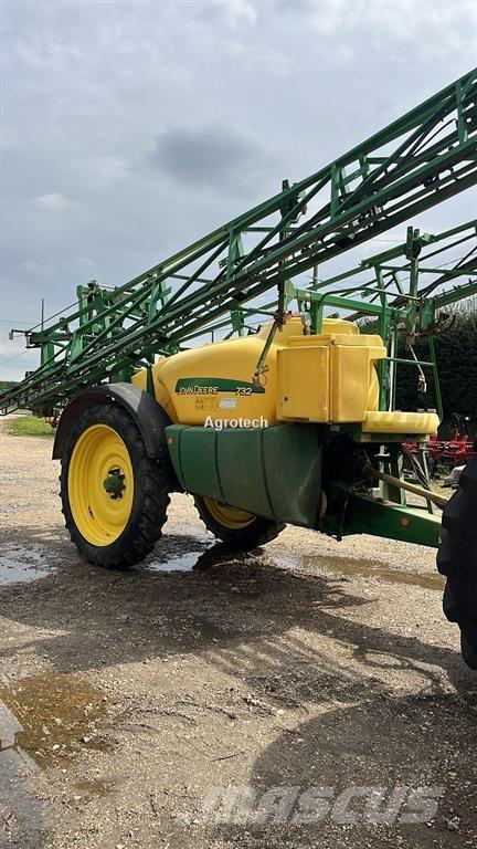 John Deere 732 Çekilir pülverizatörler