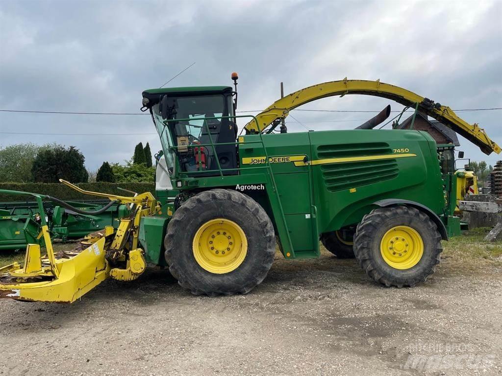 John Deere 7450 Silaj makinasi