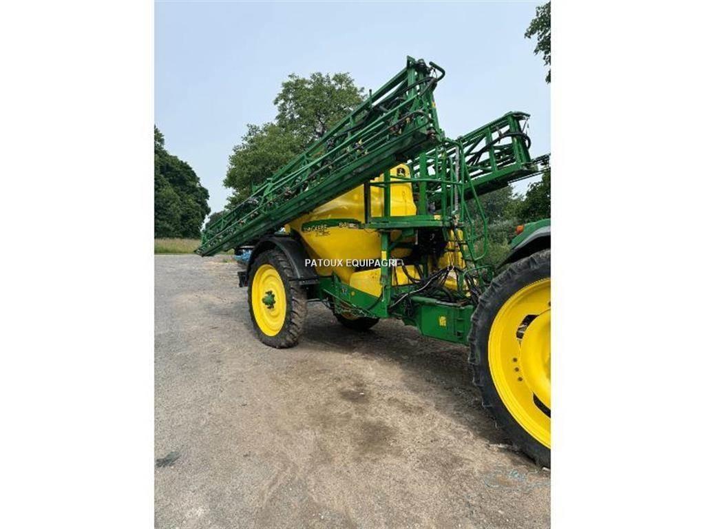 John Deere 840 Çekilir pülverizatörler