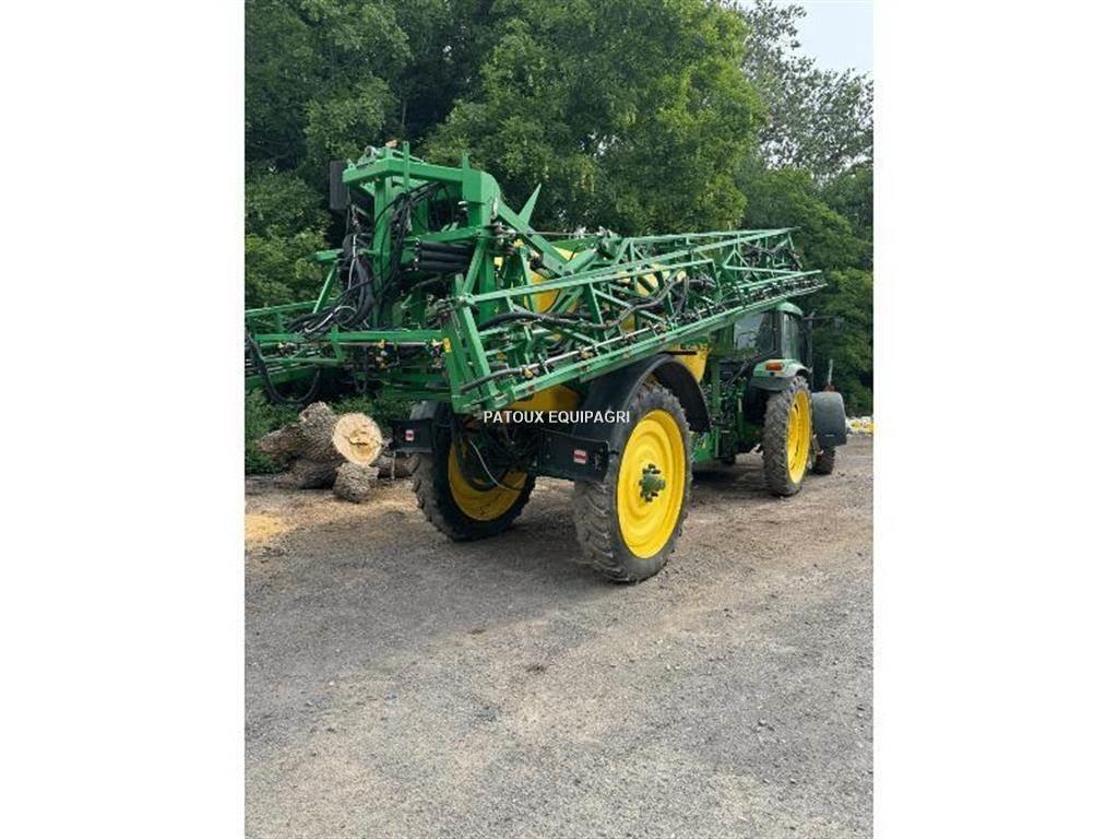 John Deere 840 Çekilir pülverizatörler