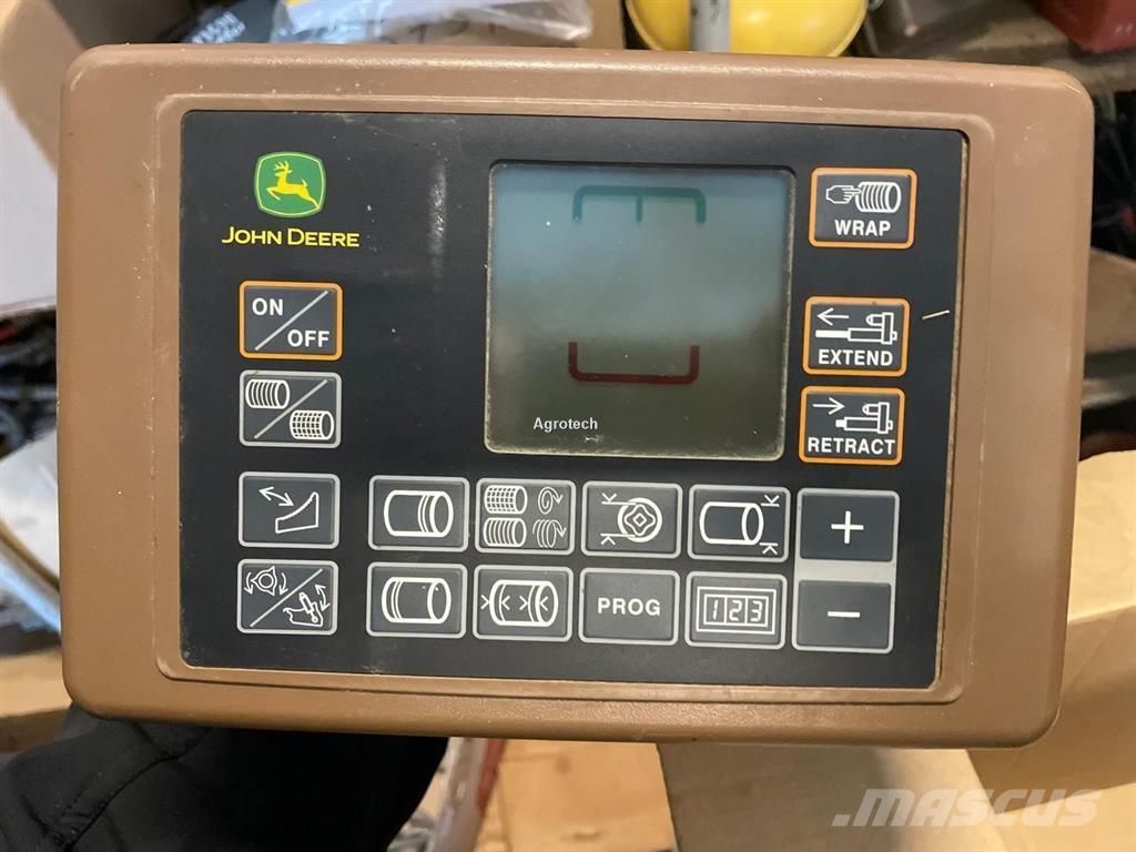 John Deere V451M Rulo balya makinalari