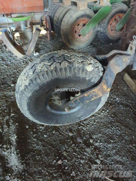 Kuhn VM 180 Pulluklar