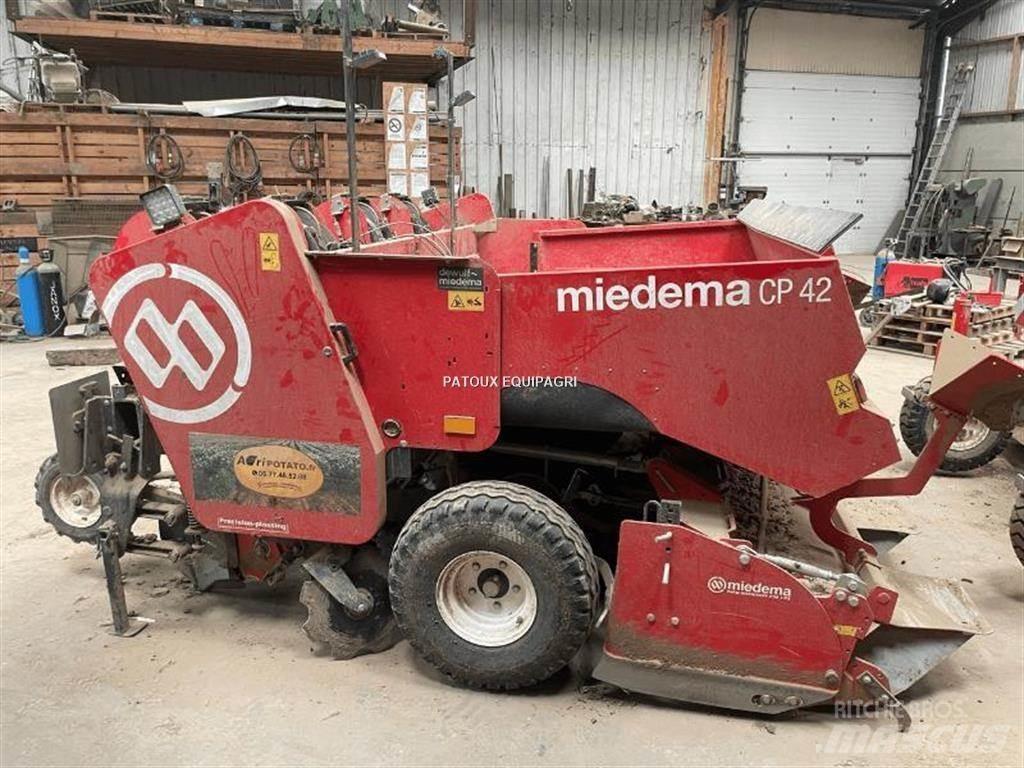 Miedema CP42 Patates ekme makineleri