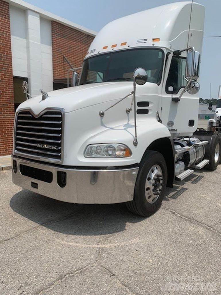 Mack CXU613 Çekiciler