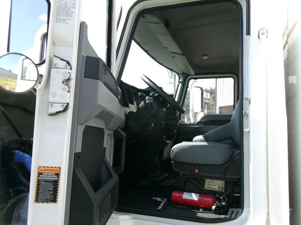 Mack MD6 Kapali kasa kamyonlar