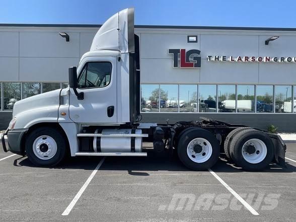 Freightliner CASCADIA 126 Çekiciler