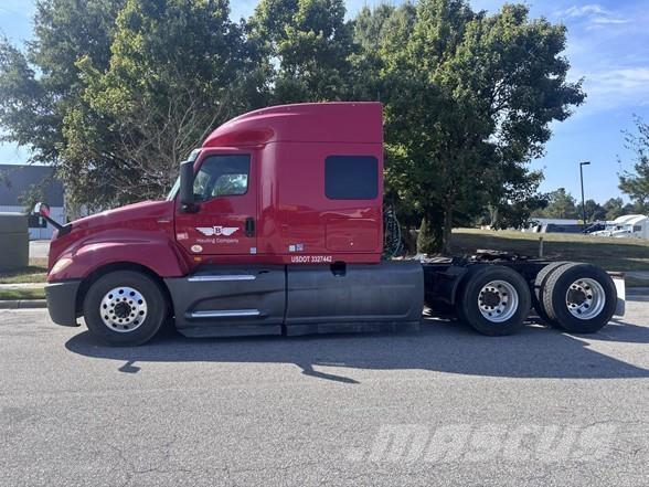 International LT Çekiciler