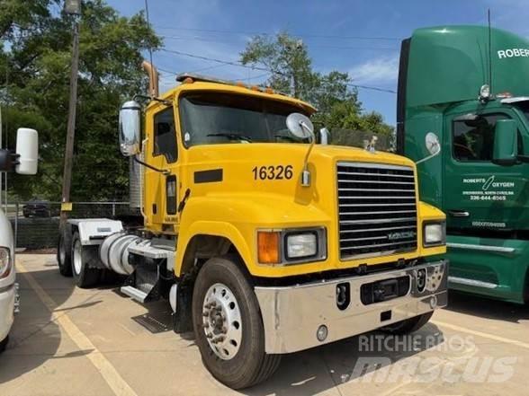 Mack PINNACLE CHU613 Çekiciler