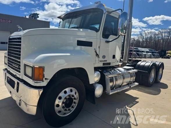 Mack PINNACLE CHU613 Çekiciler