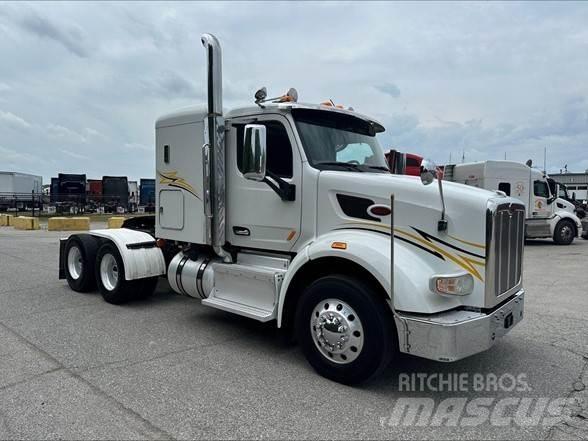 Peterbilt 567 Çekiciler