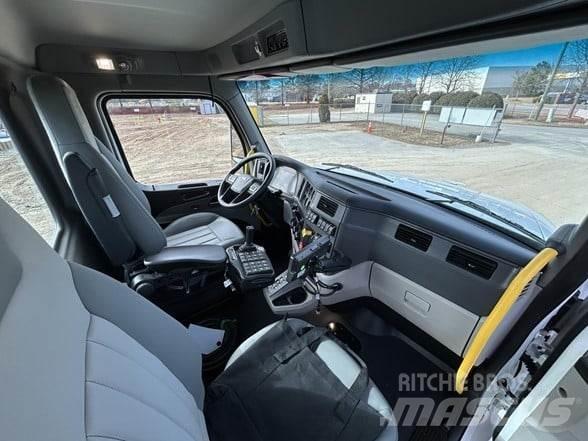 Peterbilt 567 Diger