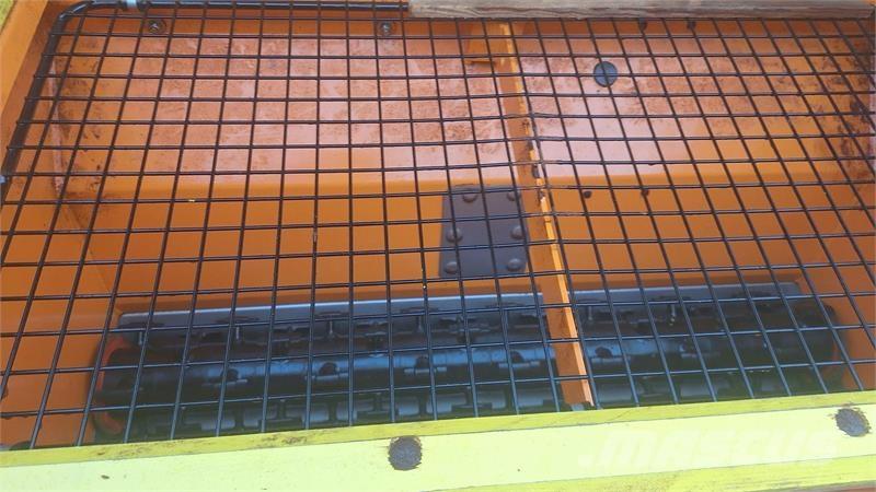 Rauch UKS 100 Kum ve tuz serpiciler